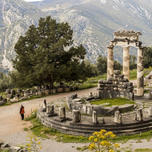 Temple d'athéna à Delphes - Dreamstime Joaquin Ossorio Castillo