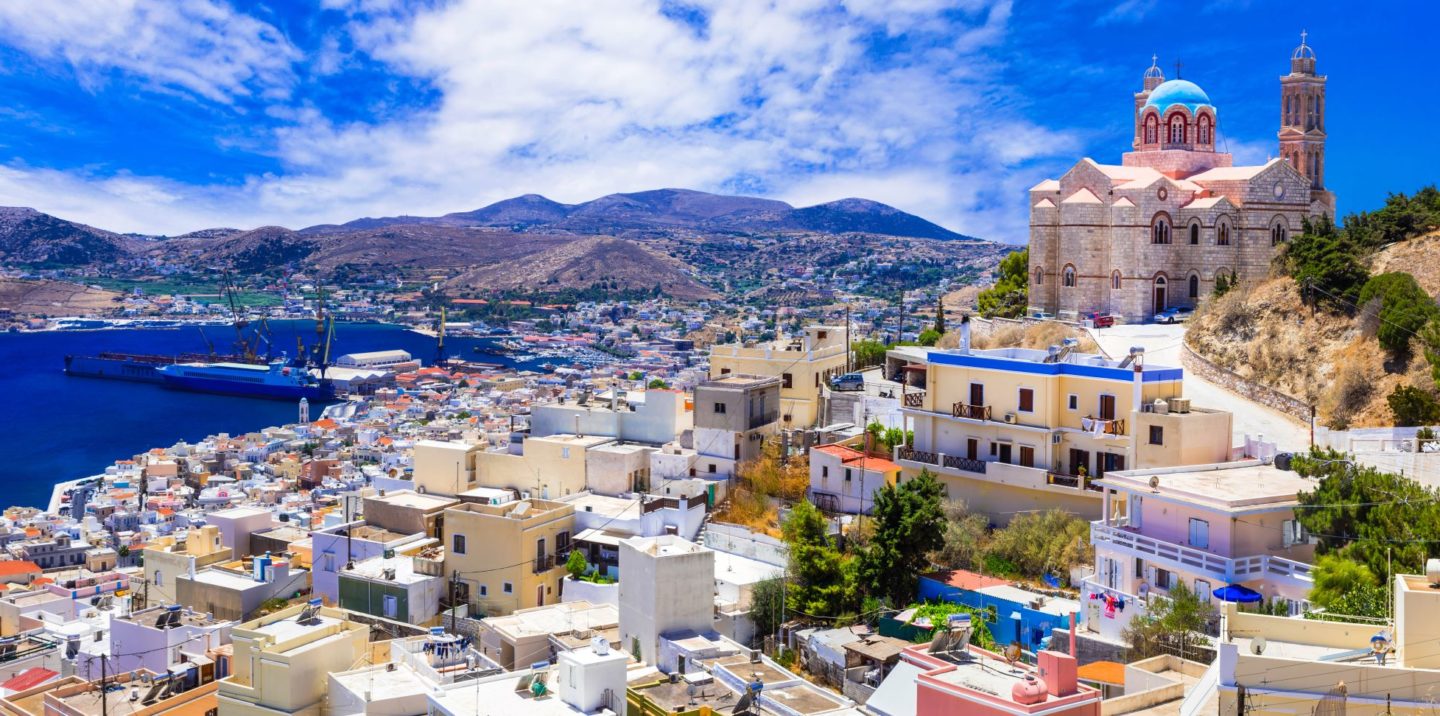 La vue est imprenable sur l'île colorée de Syros